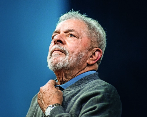 Lula quer ir a debate, desde que possa confrontar modelo com Flávio Bolsonaro, diz PT
